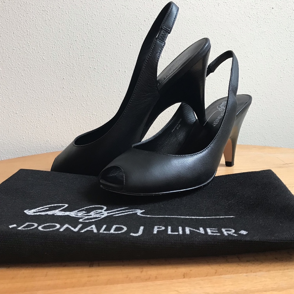 Donald Pliner  "Papina" open toe sling back